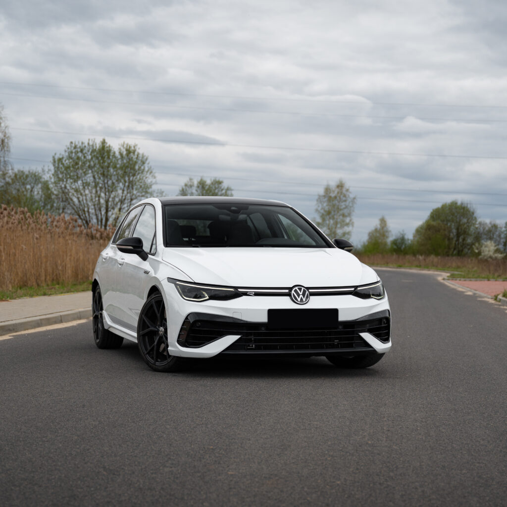 VW Golf 8R